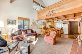 Perfectly Located Home with Decks Bikes & SHARC Pass to Pools Hot Tub & Tennis - 8