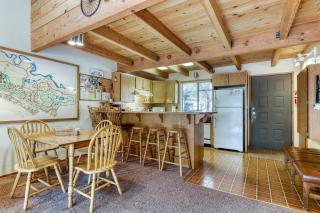 Perfectly Located Home with Decks Bikes & SHARC Pass to Pools Hot Tub & Tennis - 3