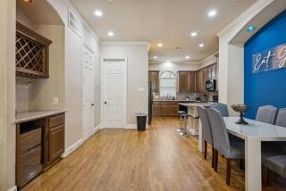 Artsy 3-Story Townhouse Near the Galleria Area! - 1