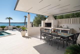 Villa Ines, First row,Heated Pool&Spa, near Trogir/Split - 4