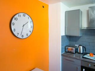 Modern Top Floor Sheffield Maisonette with 3 Bedrooms & On-street Parking, Hosted by Eason Stays - 8
