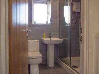 Modern Top Floor Sheffield Maisonette with 3 Bedrooms & On-street Parking, Hosted by Eason Stays - 7