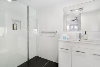Broadbeach Oasis - 2 Bedroom Apartment in Britannia - CoastHM - 3