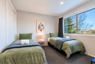 Capricorn - 2BR Easy Drive to Dark Sky Dining - 2