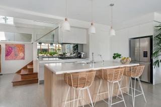 Luxury Tri-Level Duplex in Mermaid Beach - CoastHM - 5