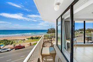 Beachfront Escape in Surfers Paradise - CoastHM - 5