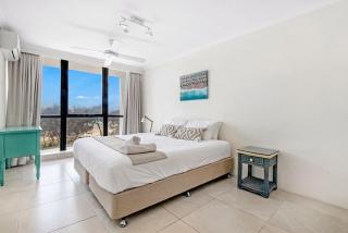 Beachfront Escape in Surfers Paradise - CoastHM - 2