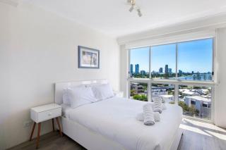 Ocean Sands Central Main Beach Apartment - CoastHM - Gold Coast - 2