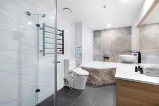 Ocean Sands Central Main Beach Apartment - CoastHM - Gold Coast - 1