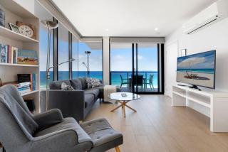 Ocean Views Apartment with Rooftop Pool - CoastHM - 5