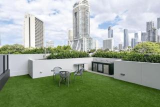 Couples Escape in Ruby Surfers Paradise - CoastHM - 4