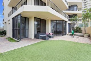 Spacious 3 Bedroom Family Apartment - CoastHM - 7