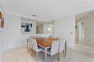 Spacious 3 Bedroom Family Apartment - CoastHM - 2
