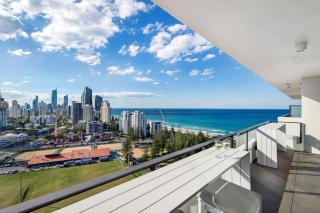 2 Bedroom Broadbeach Stay Walk to Beach - CoastHM - 2