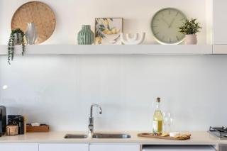 Coastal Comfort in Surfers. 1BR Plus Study - CoastHM - 2