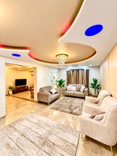 Pyramids Cleopatra Luxurious - 1