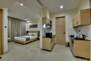 Westside Studio & Apart Hotel - 8