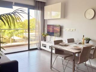 NEW LUXURY SEAVIEW ROOF Apartments - 7
