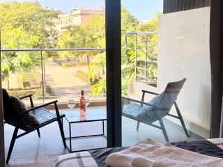 NEW LUXURY SEAVIEW ROOF Apartments - 2