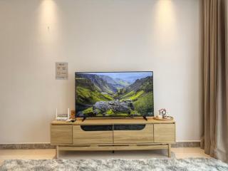R&F Princess Cove 2BR Sea View City Centre - 2