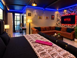 Premium VIP Apartment with Private Lawn & City View - 4