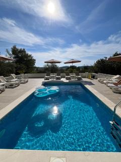 Villa Amaris - Apartments with sea view & heated swimming pool at Čiovo - 4