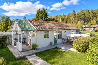 Cozy cottage with outdoor sitting area - 3