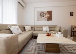 Elegant Apartment in Prishtina Garage & Terrace - 4