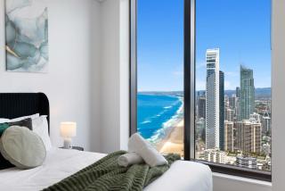 Level 50 3BR Skyhome - Heated Sky Pool & Panoramic Ocean Views, Parking - Ideal for Repco Supercars GC500 - 1