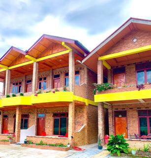 Donny's Guest House - 1