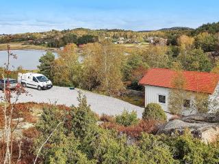 5 person holiday home in KLÖVEDAL - 1