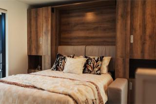 Little Wilmer, Big City Living, Sleeps 2 Murphy Bed - 0
