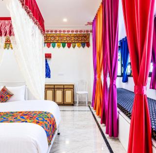 The White House by Lake Pichola - 7