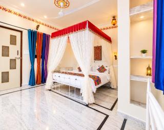 The White House by Lake Pichola - 1