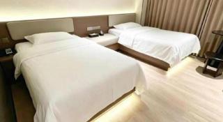 GreenTree Inn Guangdong Huizhou Chenjiang Intercity Rail Station Business Hotel - 2