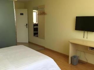 7 Days Inn Hami Baofeng Market - 3