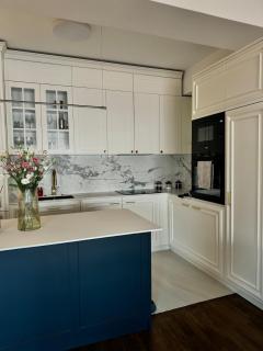 The Ivory Residence - 2BR - Free Garage Parking - 7