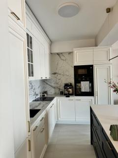 The Ivory Residence - 2BR - Free Garage Parking - 6