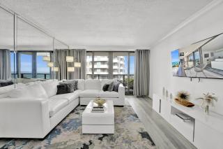 Charming Ocean View Condo Beach Service 806 - 0