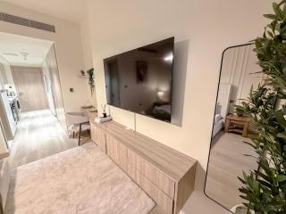 Brand New Beachfront Studio with Modern Furnishings by Island Properties FZ LLC - 8
