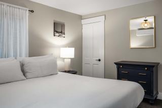 4BR Downtown Home 9 Beds Walk to Lake - 1