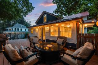 4BR Downtown Home 9 Beds Walk to Lake - 4