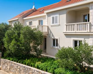 Spacious apartment in Žrnovo with shared pool 100 m² - 7