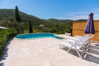 Spacious apartment in Žrnovo with shared pool 100 m² - 6