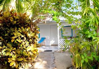 Bungalow accueillant avec jacuzzi à Grand-Bourg - 8