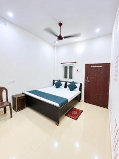 Maa kaushalya Guest House in Ayodhya - 7