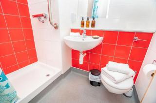 Lovely Modern Central Coventry Budget Studio - 5