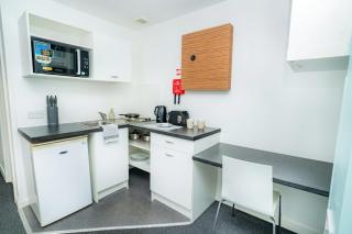 Lovely Modern Central Coventry Budget Studio - 1