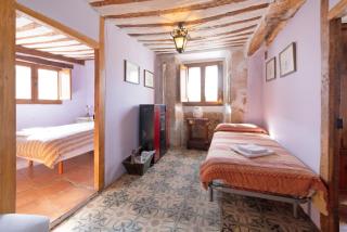 Spacious House in Llano de Bureba with Fireplace & Mountain View - 4