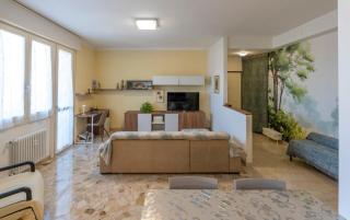 HouSmart Giambologna 8 - 9